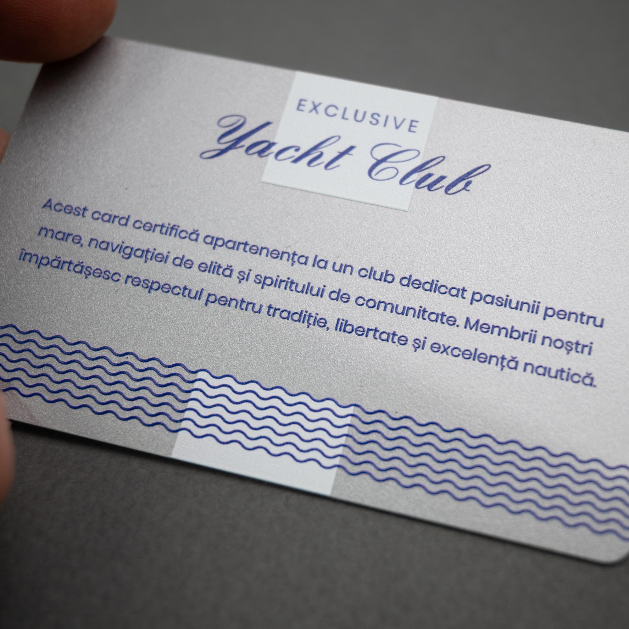 Carduri albe sau color imprimate color, cantități sub 500 bucăți Argintiu