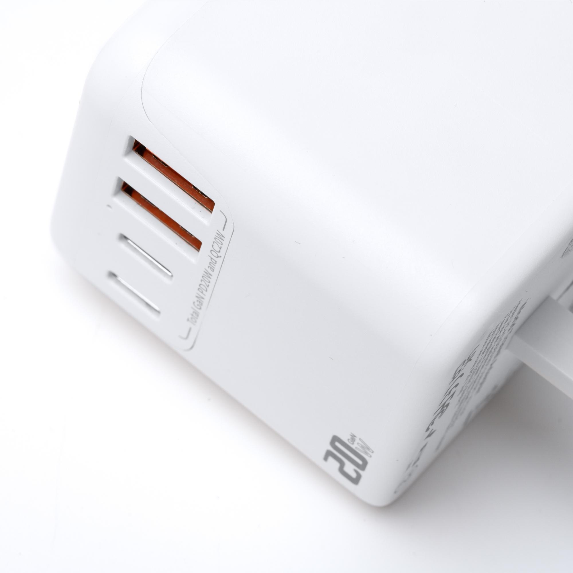 Adaptor călătorie Watik ALB Marime universala