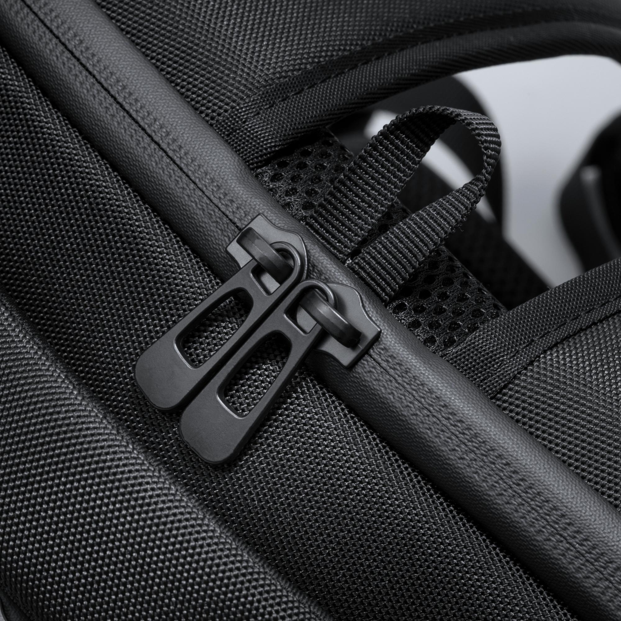 Rucsac business cu trei compartimente Bizz Pro Negru