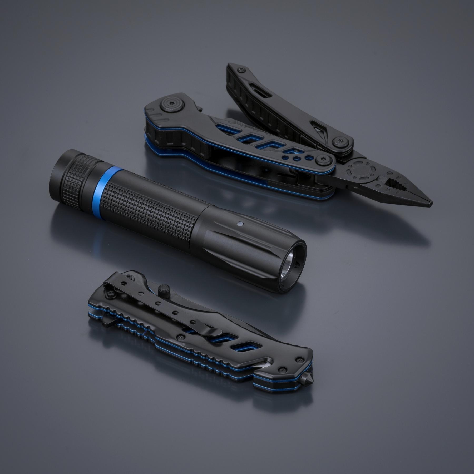 Multiset Optima: multitool, cuțit de salvare și lanternă mică