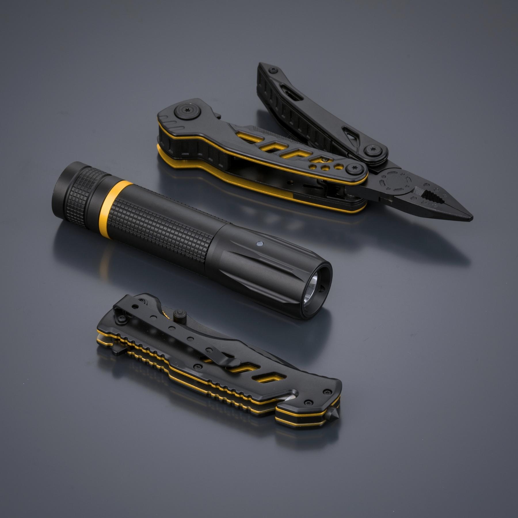 Multiset Optima: multitool, cuțit de salvare și lanternă mică