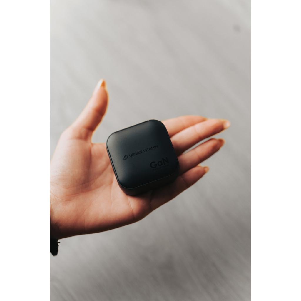 Urban Vitamin Santa Cruz RCS rplastc 70W GAN charger black