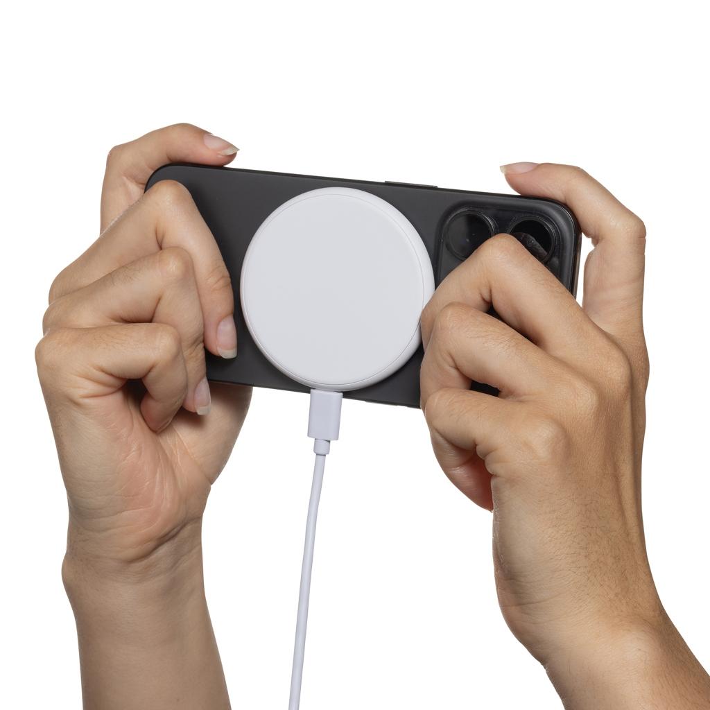 Magnapad 15W RCS rplastic magnetic 3 in 1 charging pad transparent