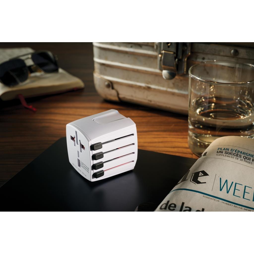 SKROSS World Travel Adapter MUV Micro transparent