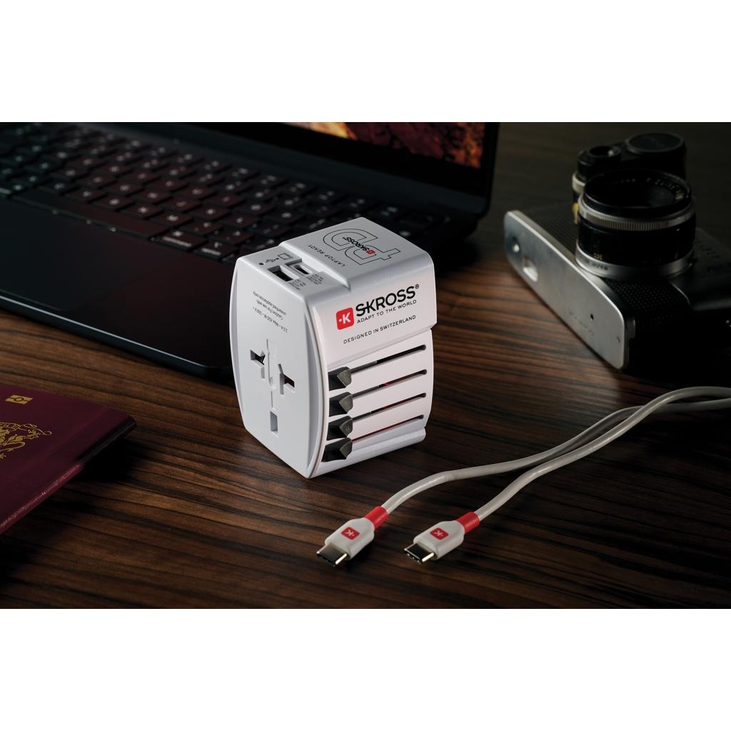 SKROSS World Travel Adapter MUV 65W PD with USB C Cable transparent