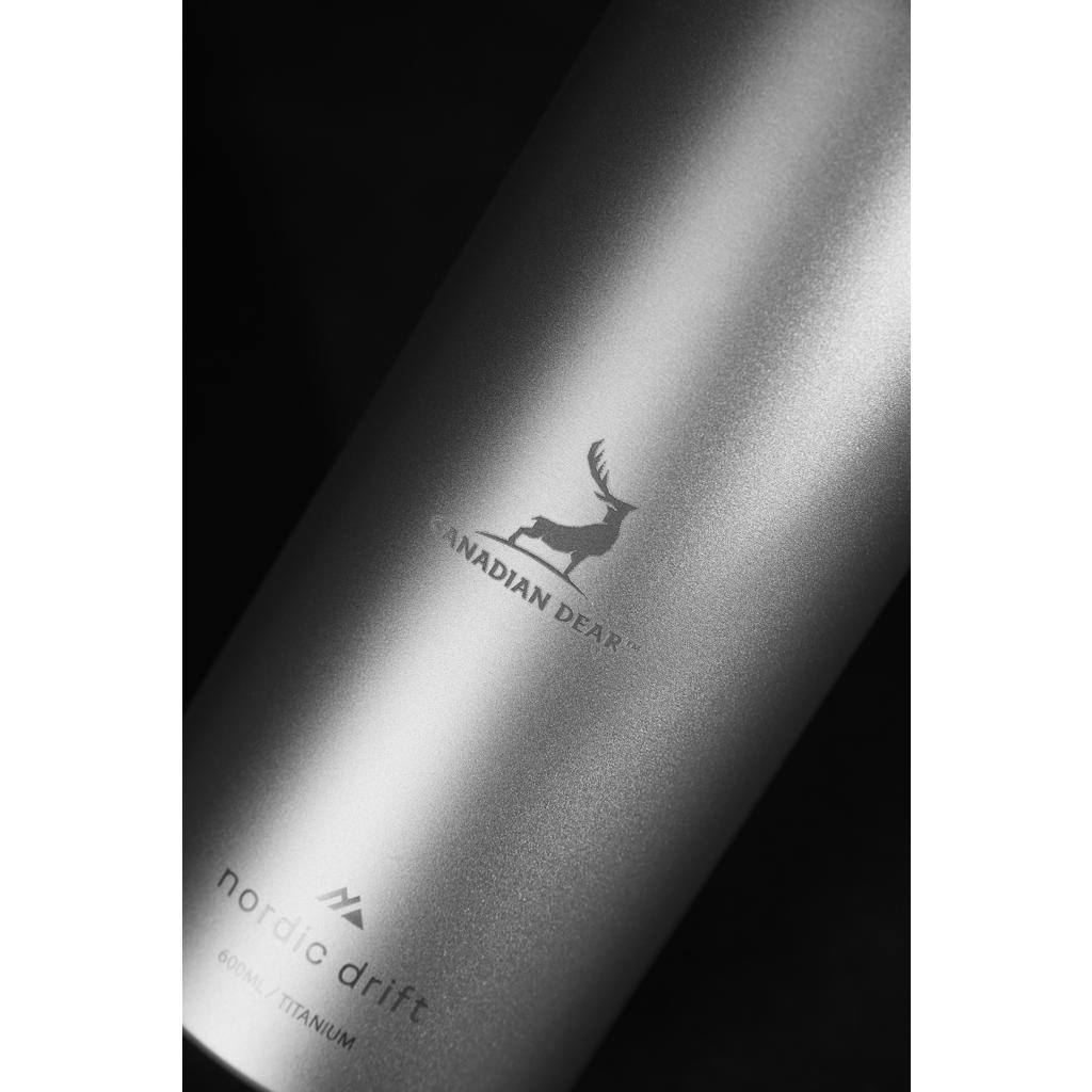 Sticlă titan Nordic Drift Trail 600 ml silver