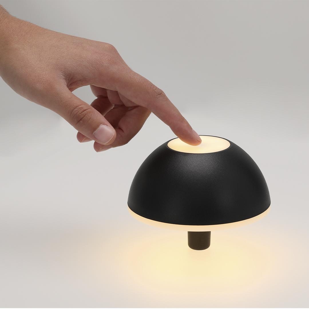 Lampă Kalvan negru