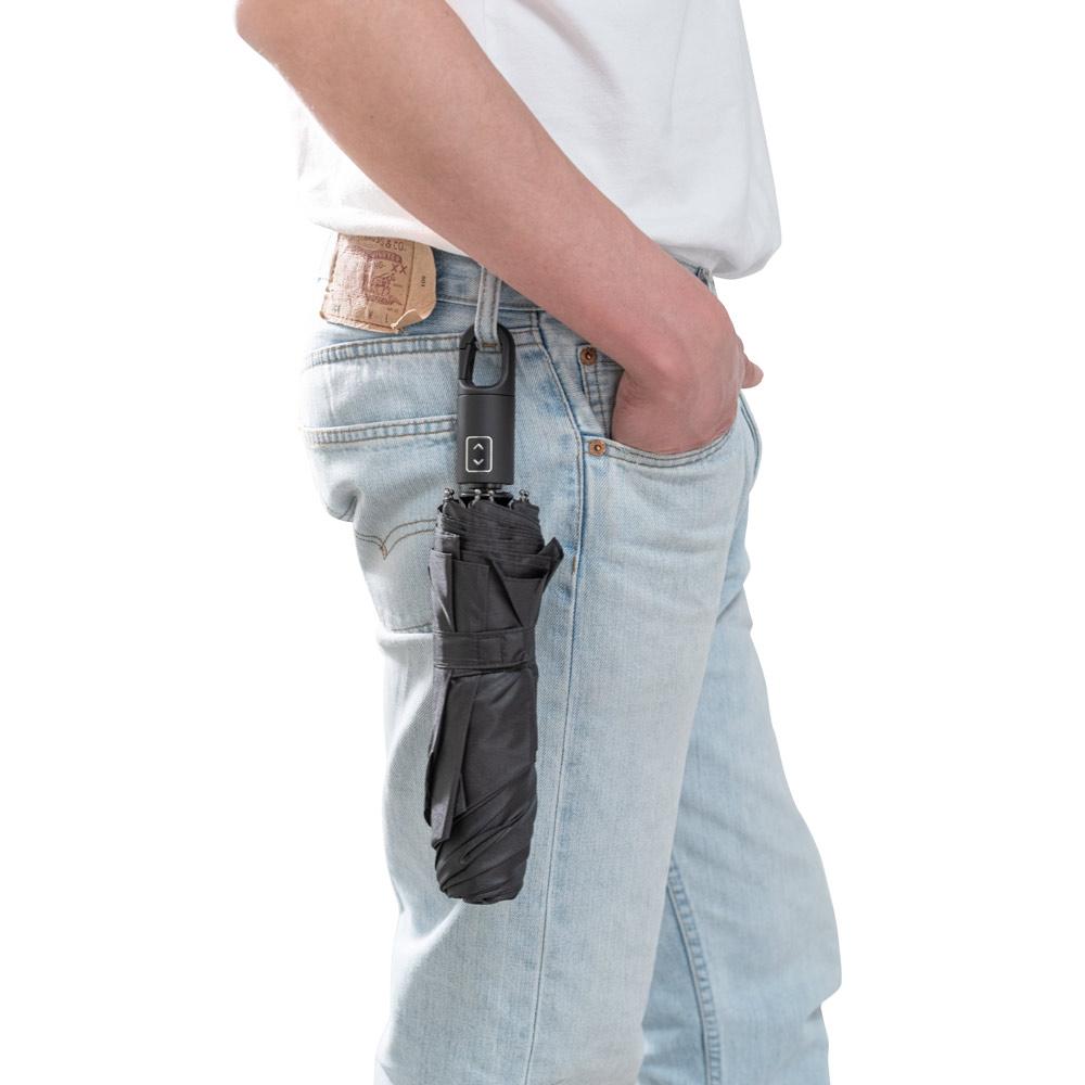 GUSTAVO. Umbrelă din pongee poliester reciclat (100% rPET) 190T cu deschidere și închidere automată Negru