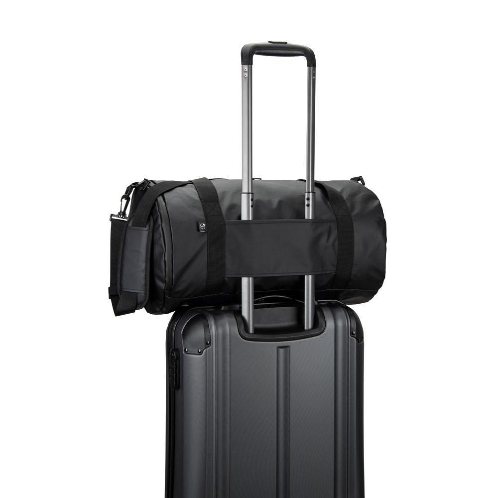 Geantă sport cilindrică Osasco Sport din poliester reciclat 600D, compartiment pantofi Negru